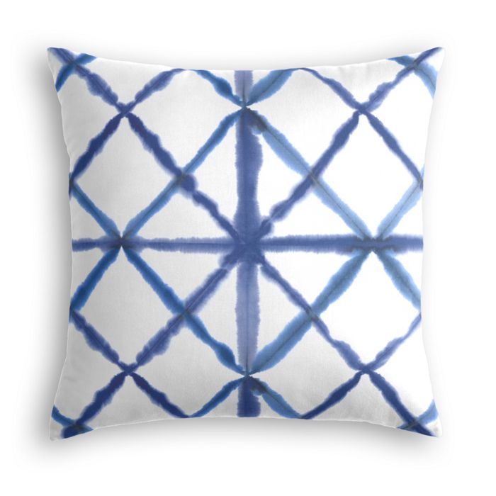 Throw Pillow in Pixel - Allure