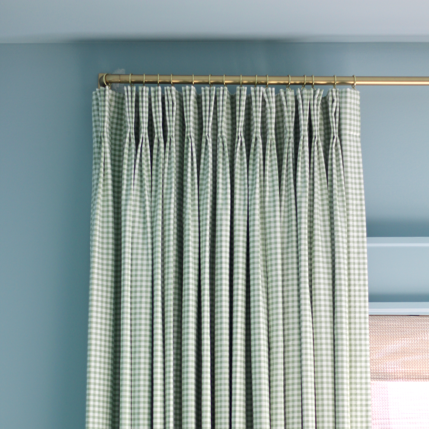 Gingham Sage Bedroom Design – Loom Decor