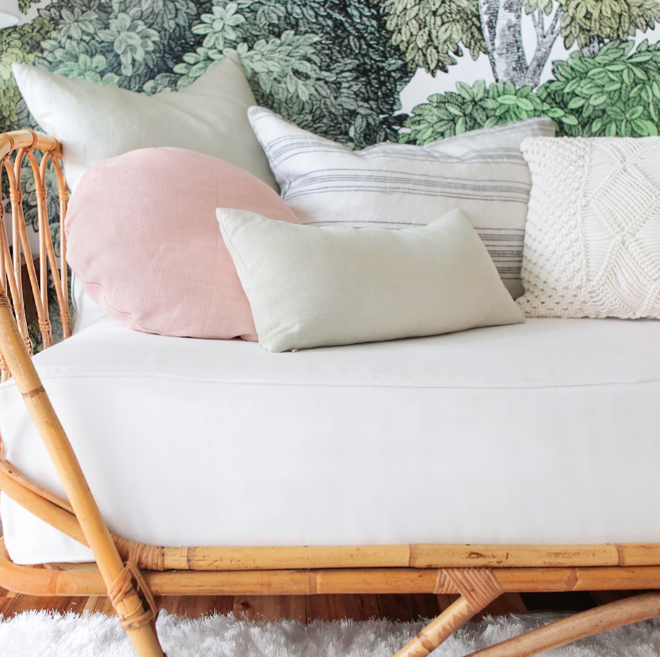 Circular Throw Pillow in Classic Linen Blush